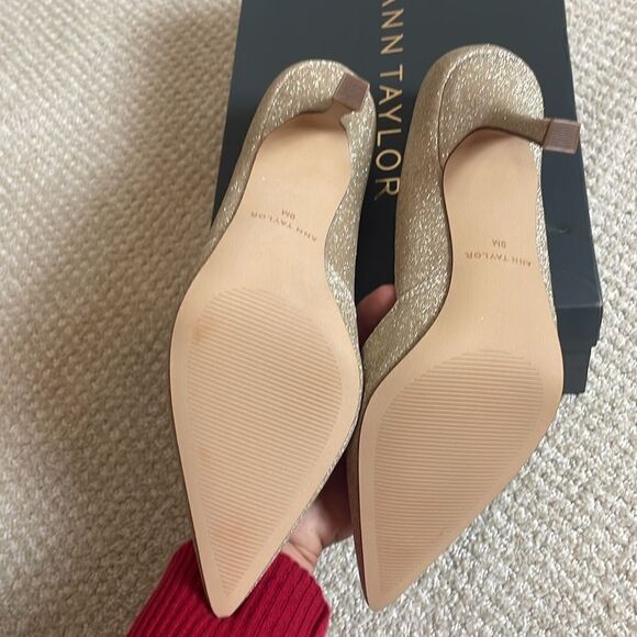 NIB Ann Taylor New Azra Glitter Gold Pump - Picture 6 of 6